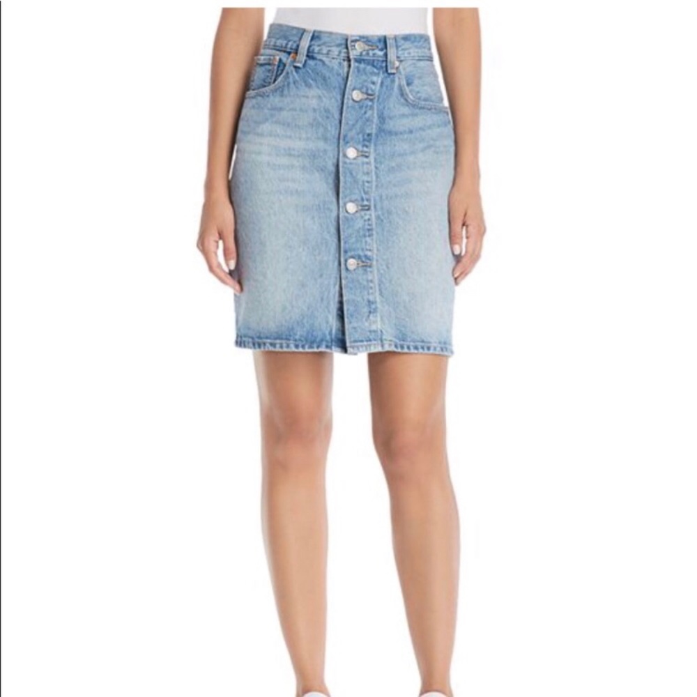 Levi’s Button-down Denim Mom Skirt